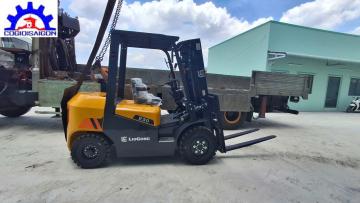 Bàn giao Xe nâng hàng Liugong 3 tấn anh khách vũng tàu