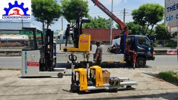 Bàn giao xe nâng đứng lái vs xe nâng tay điện TỉnhTây Ninh