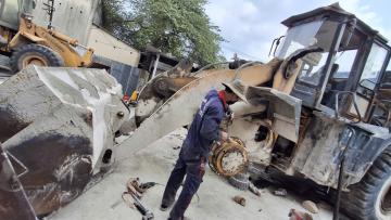 sửa chữa xe xúc lật Bình Dương